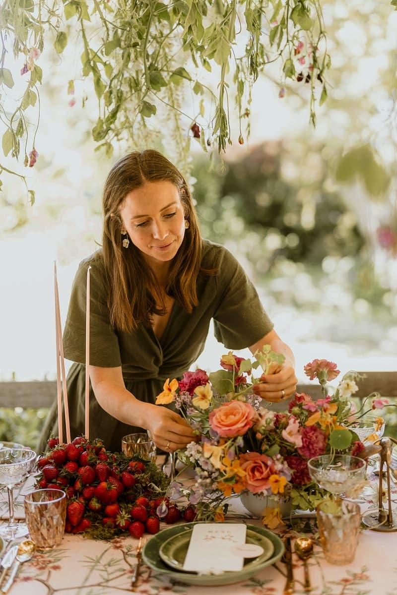 Pippa styling a floral tablescape